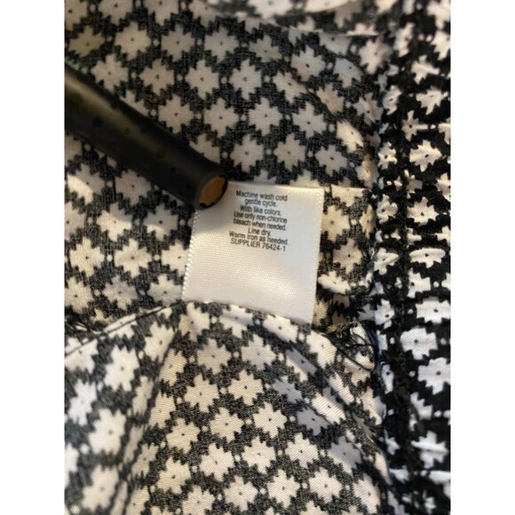 a.n.a. Womens Plus Sz XXL  Black & White Tiny Flowers Shorts Drawstring Waist - Picture 8 of 9